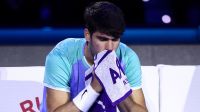 Alcaraz sofre derrota surpreendente para Ruud em estreia no ATP Finals