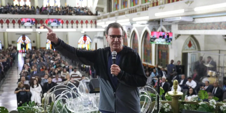 Paes lidera para Governador com quase 50% das intenções de Voto, aponta pesquisa