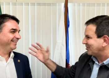 Pesquisa aponta Eduardo Paes e Flavio Bolsonaro á frente ao Governo e Senado do RJ