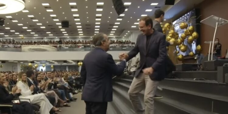 Eduardo Paes faz Homengem e Demostra apoio a Malafaia em seu Aniversário “Nós Estamos do seu Lado”