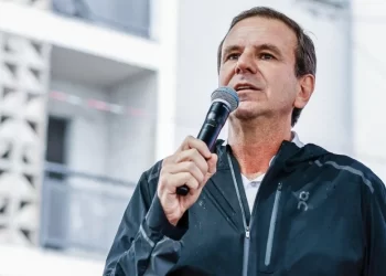 Eduardo Paes lidera disputa pelo governo do Rio com folga; Cláudio Castro aparece na frente para o Senado