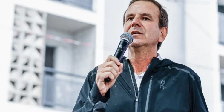 Eduardo Paes lidera disputa pelo governo do Rio com folga; Cláudio Castro aparece na frente para o Senado Eduardo Paes lidera disputa pelo governo do Rio com folga; Cláudio Castro aparece na frente para o Senado