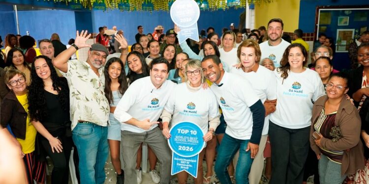 Escola da Maré coloca o Rio entre as 10 melhores do mundo em premiação internacional