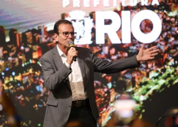Nova pesquisa indica vitória de Eduardo Paes no primeiro turno na disputa pelo governo do RJ